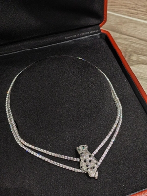 Luxurious jewelry manufacturer Custom Weight Excellent Polish Various Cuts and Colors Available