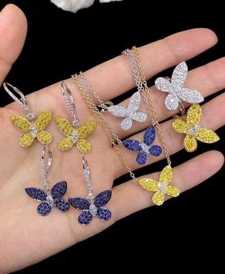 18K Gold Diamond Earrings Good Cut Grade with Sparkling Diamond Gemstone