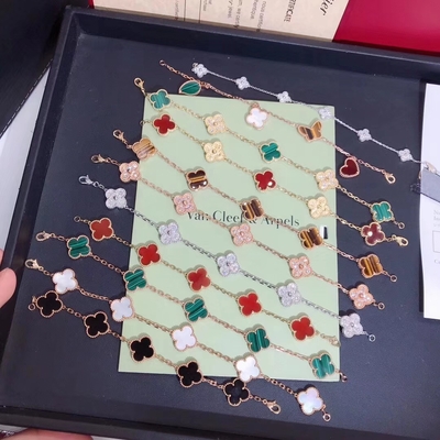 luxury pearl jewelry Charming 18K Gold Custom Brand Jewelry , Vintage  Bracelet 5 Motifs Custom Brand copy jewelry