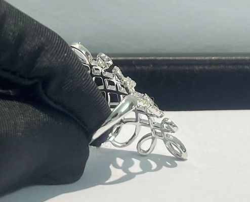 Op maat gemaakte luxe juwelen met exclusieve merkpersonalisatie