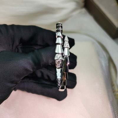 Personalized 18k Gold Jewelry High End White Gold Customization for Long-lasting Beauty